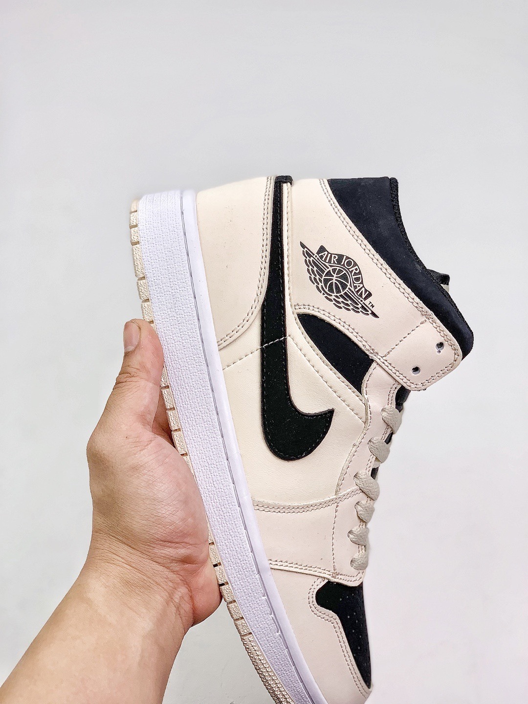 160 AJ1 Mid 36-45 (80).jpg