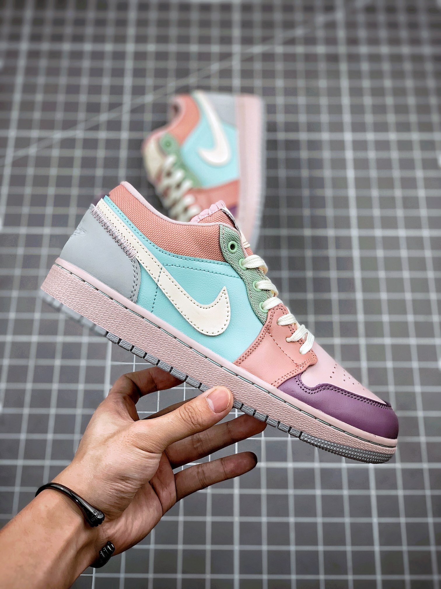 130 AJ1 High 36-46 half (15).jpg