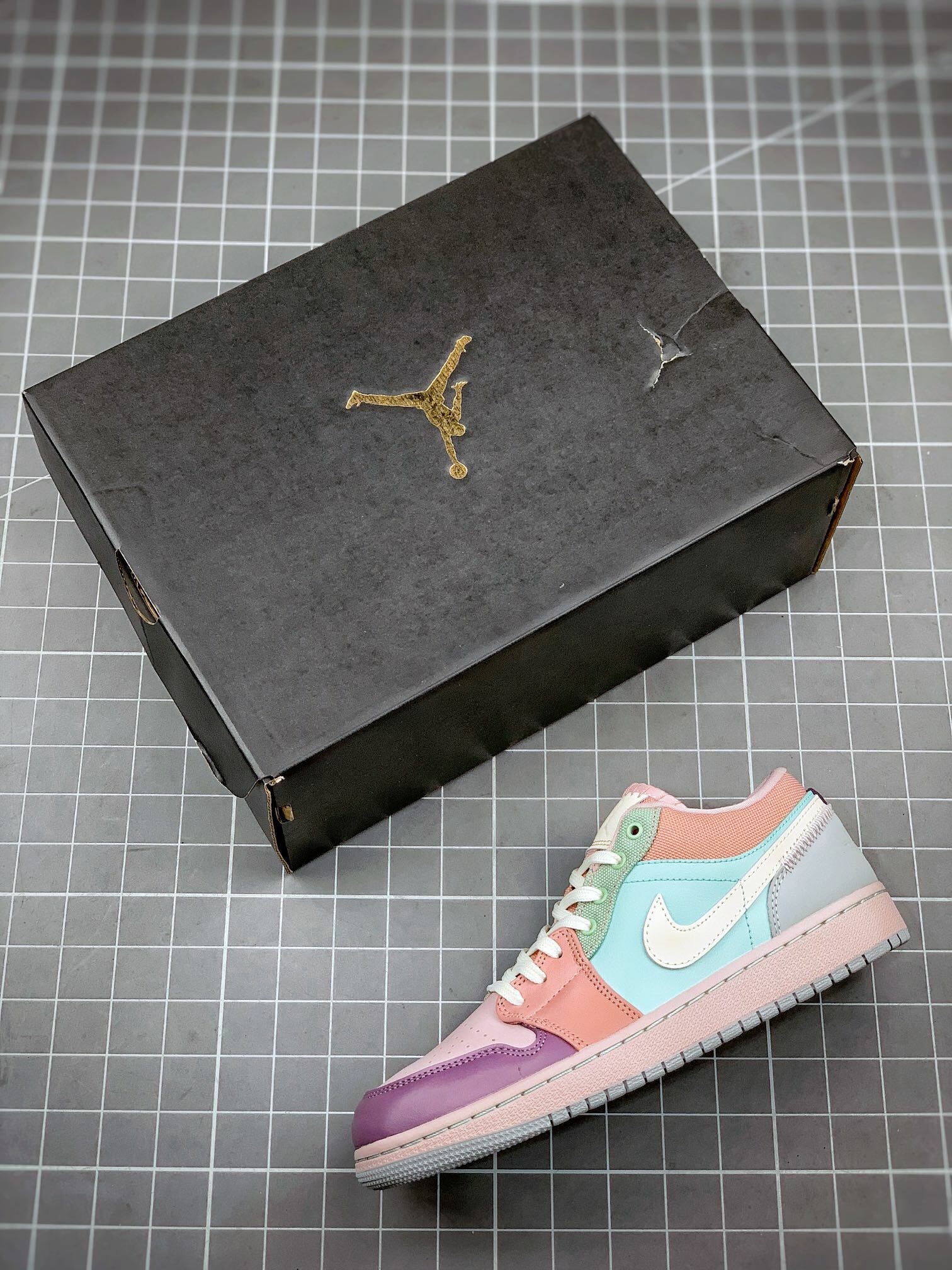 130 AJ1 High 36-46 half (16).jpg