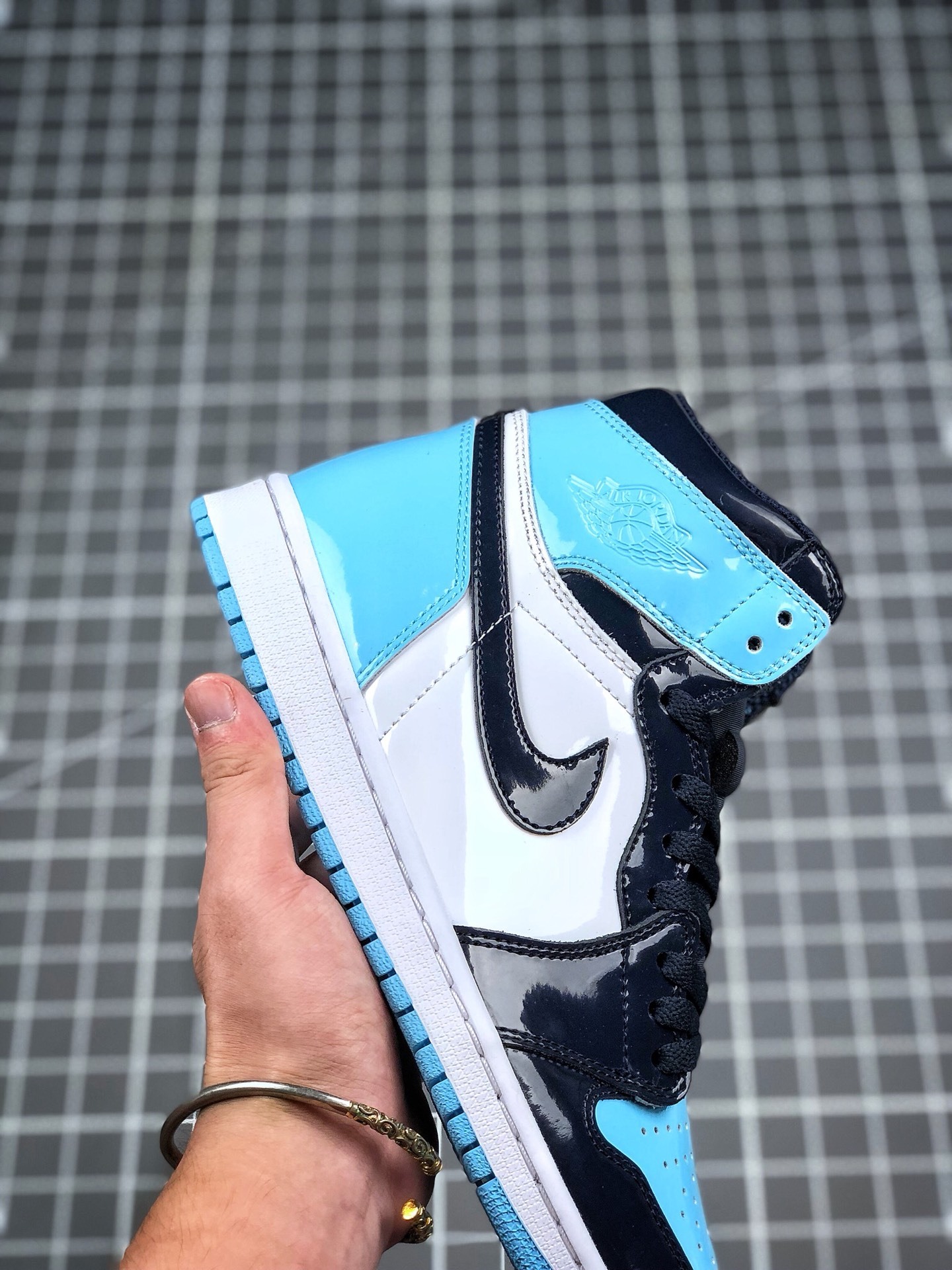 180 AJ1 High 36-46 Half (12).jpg