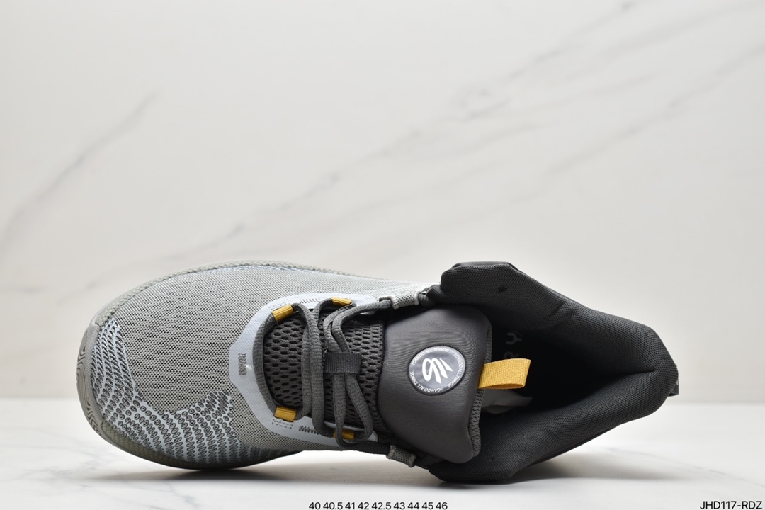 170 Curry HOVR Splash 40-46 half (1)