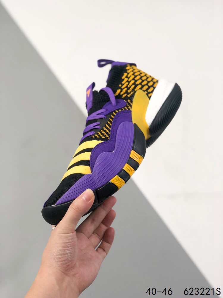 150 Trae Young 2 40-46 Half  (31)