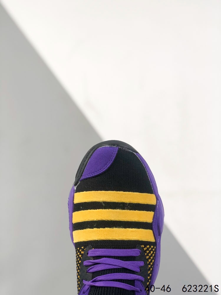 150 Trae Young 2 40-46 Half  (33)