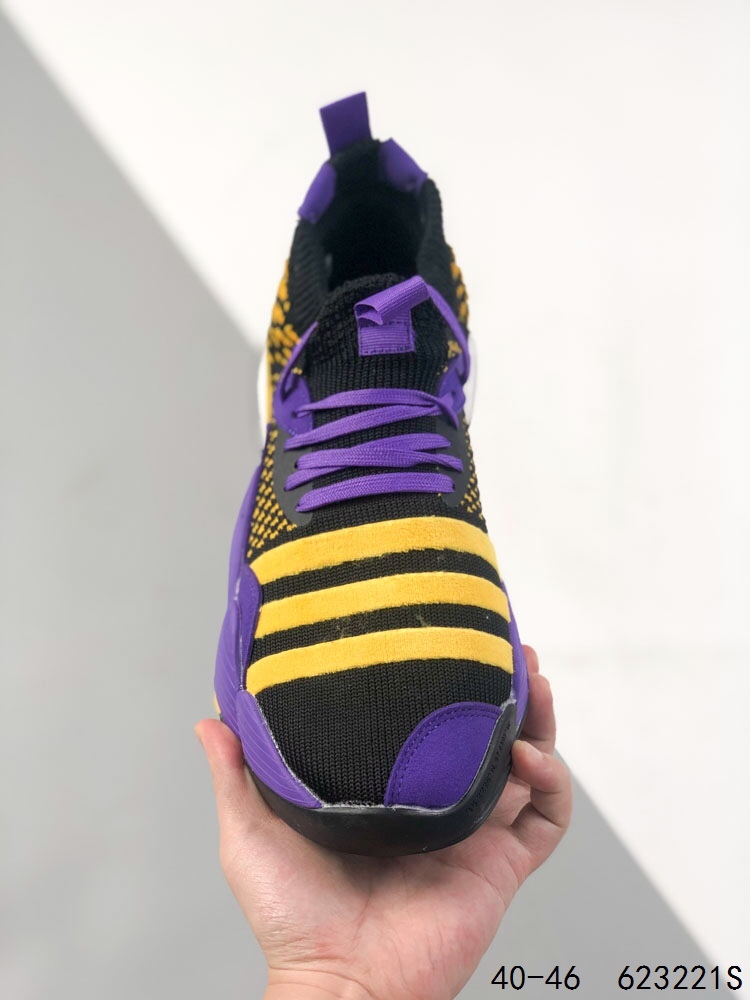 150 Trae Young 2 40-46 Half  (34)