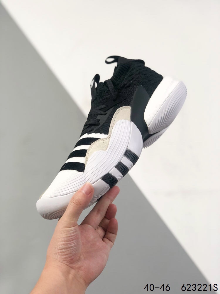 150 Trae Young 2 40-46 Half  (20)