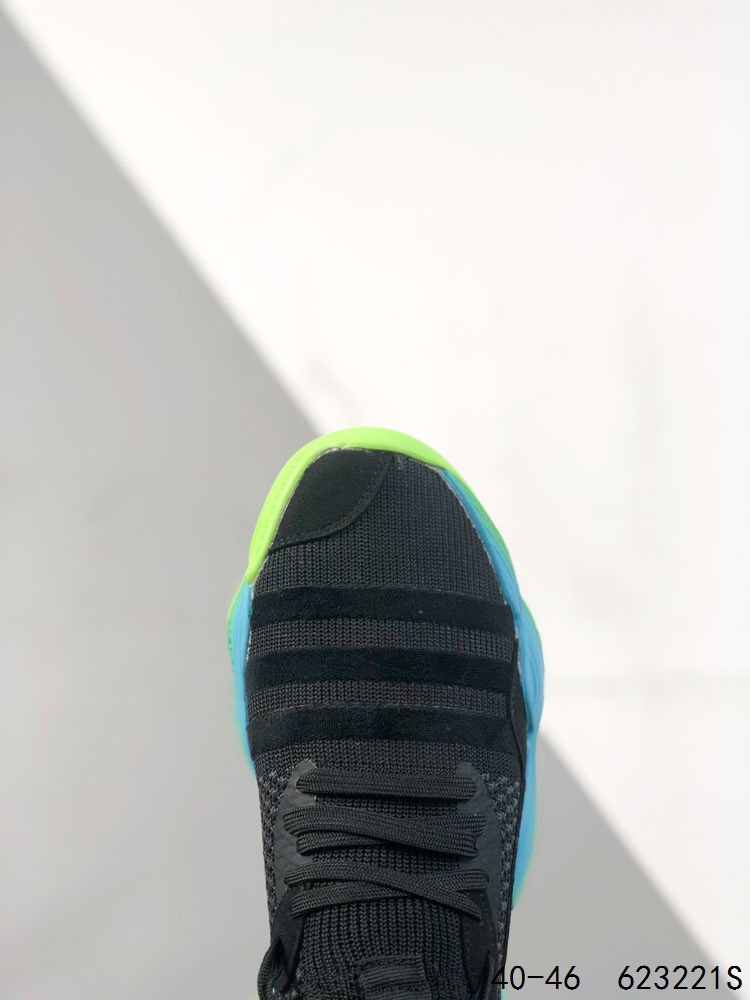 150 Trae Young 2 40-46 Half  (8)