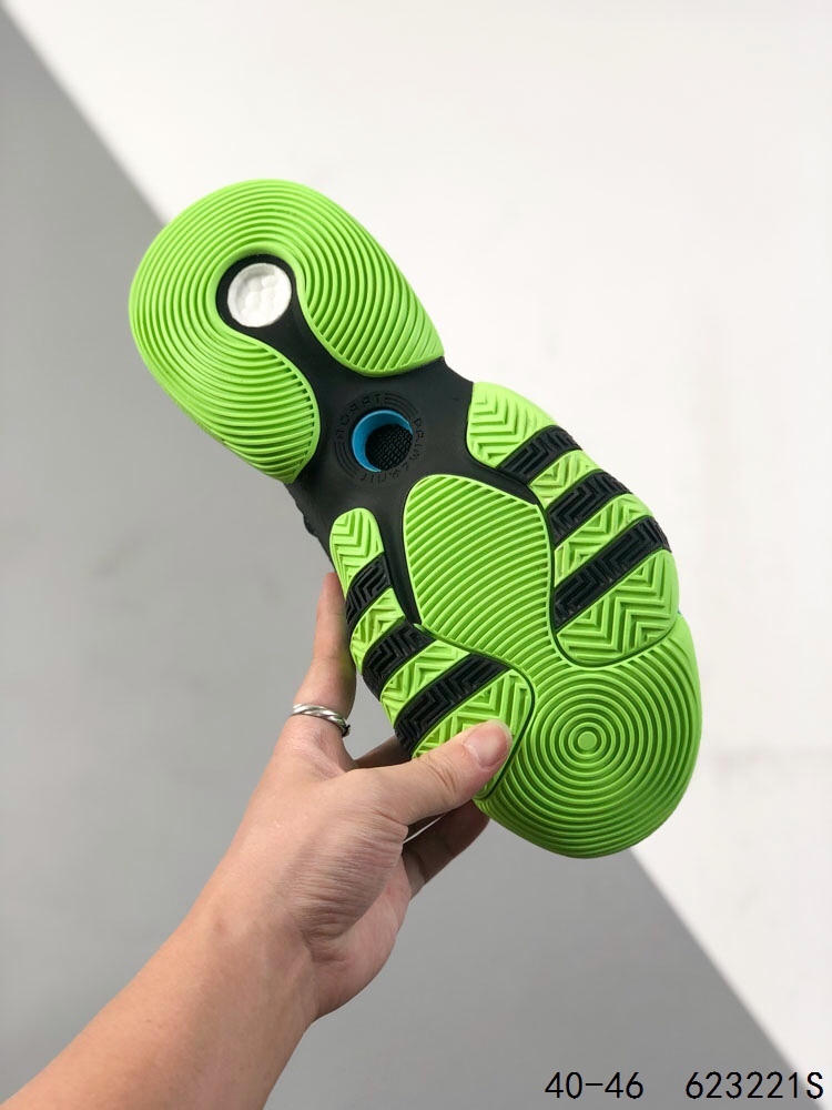 150 Trae Young 2 40-46 Half  (4)