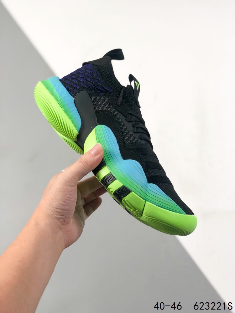 150 Trae Young 2 40-46 Half  (5)