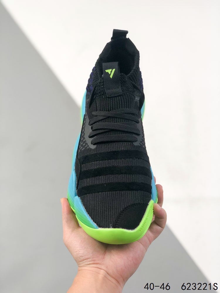 150 Trae Young 2 40-46 Half  (3)