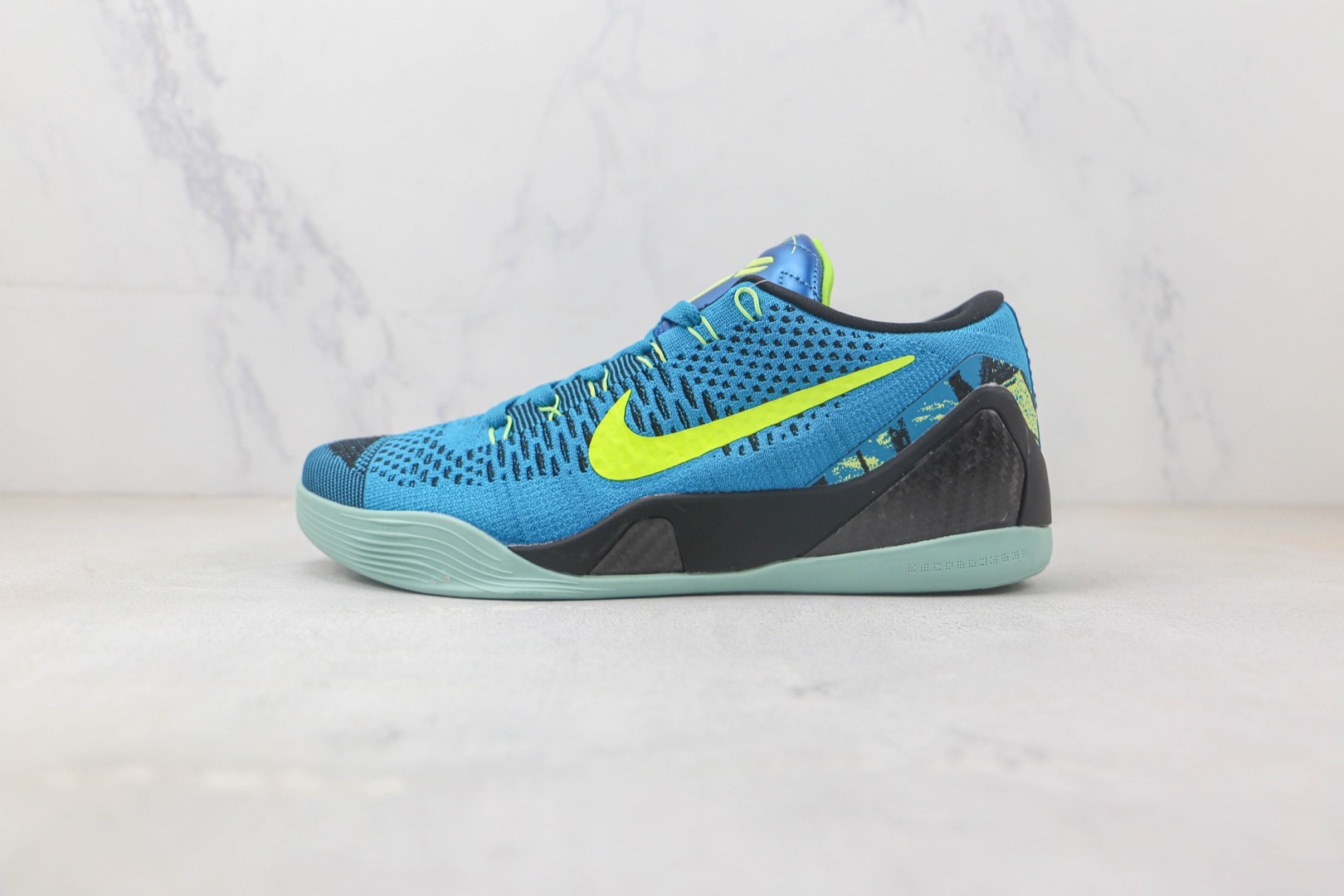 240 Kobe 9 40-46 half (43)