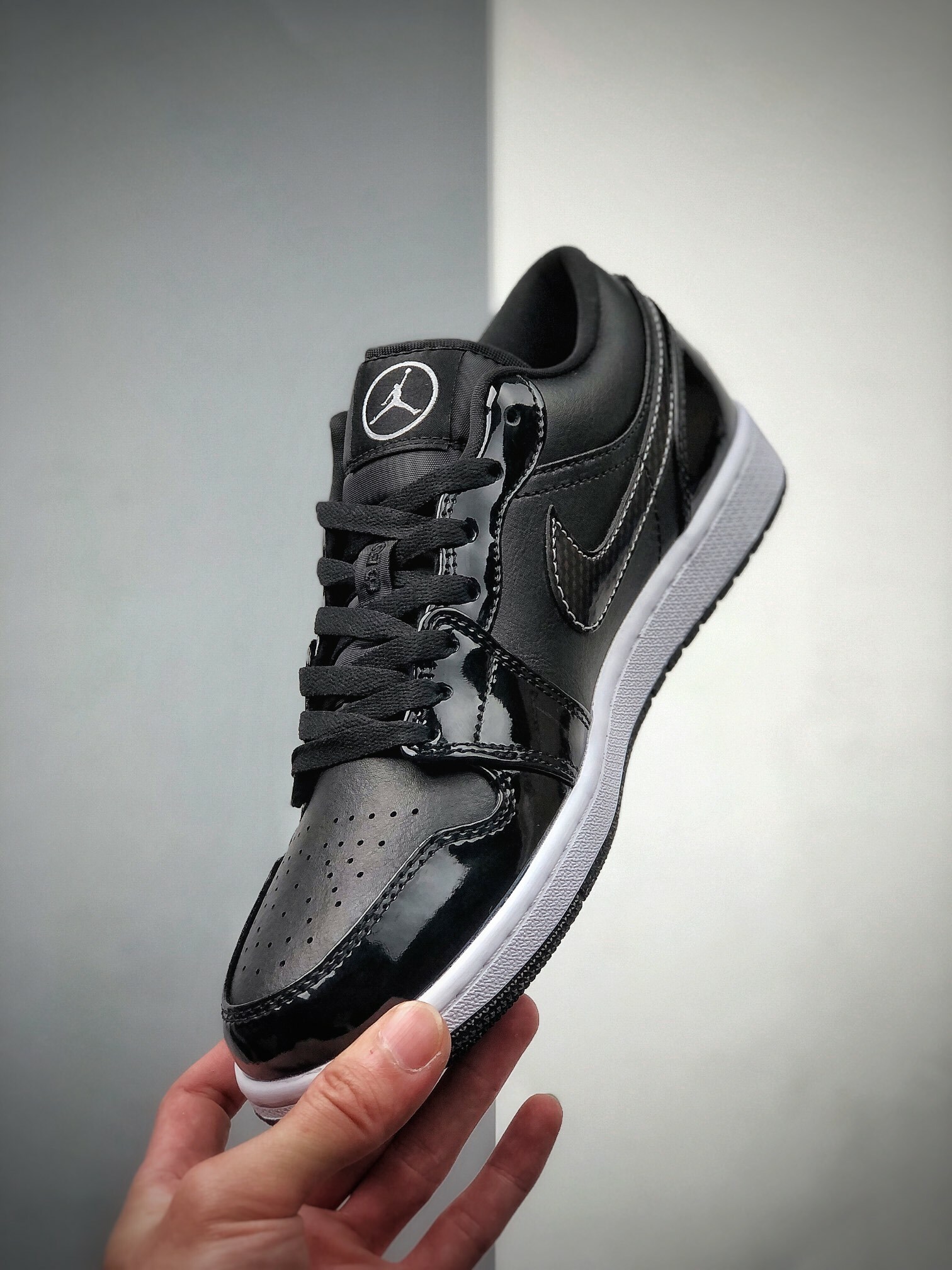 170 AJ1 Low 36-46 half (16)