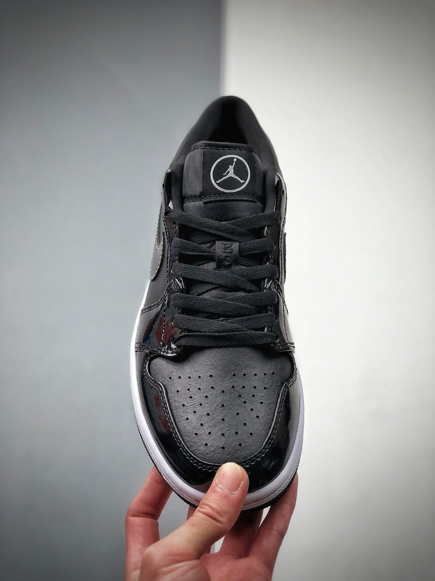170 AJ1 Low 36-46 half (12)