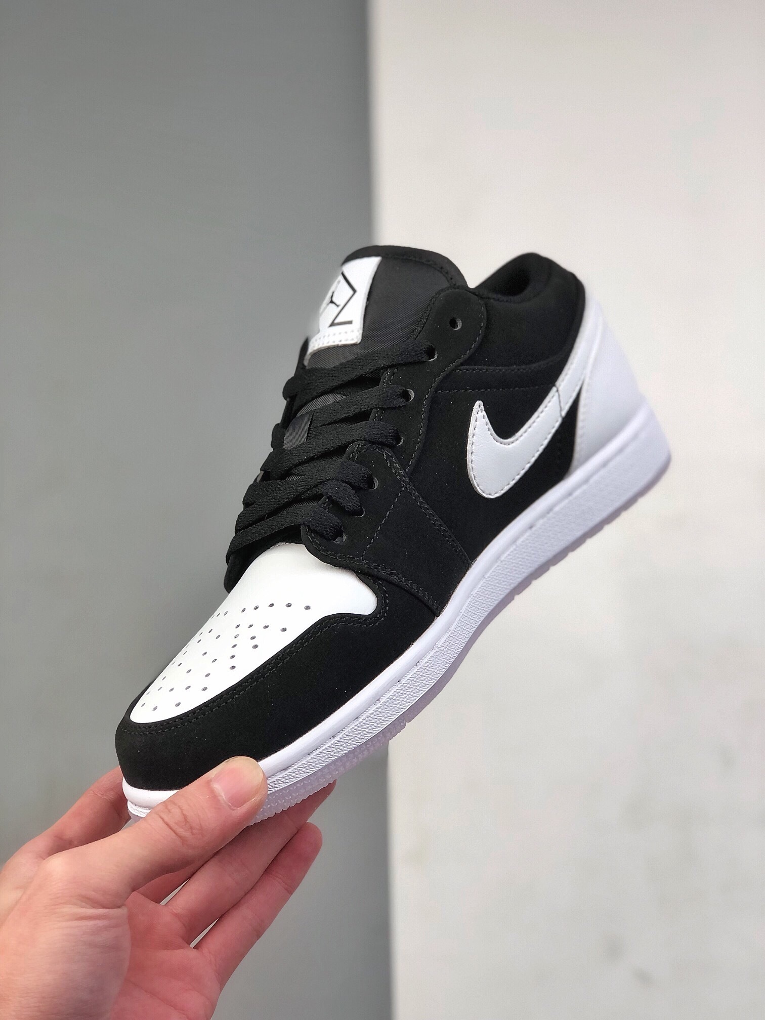 130 AJ1 Low 36-46 half (14)