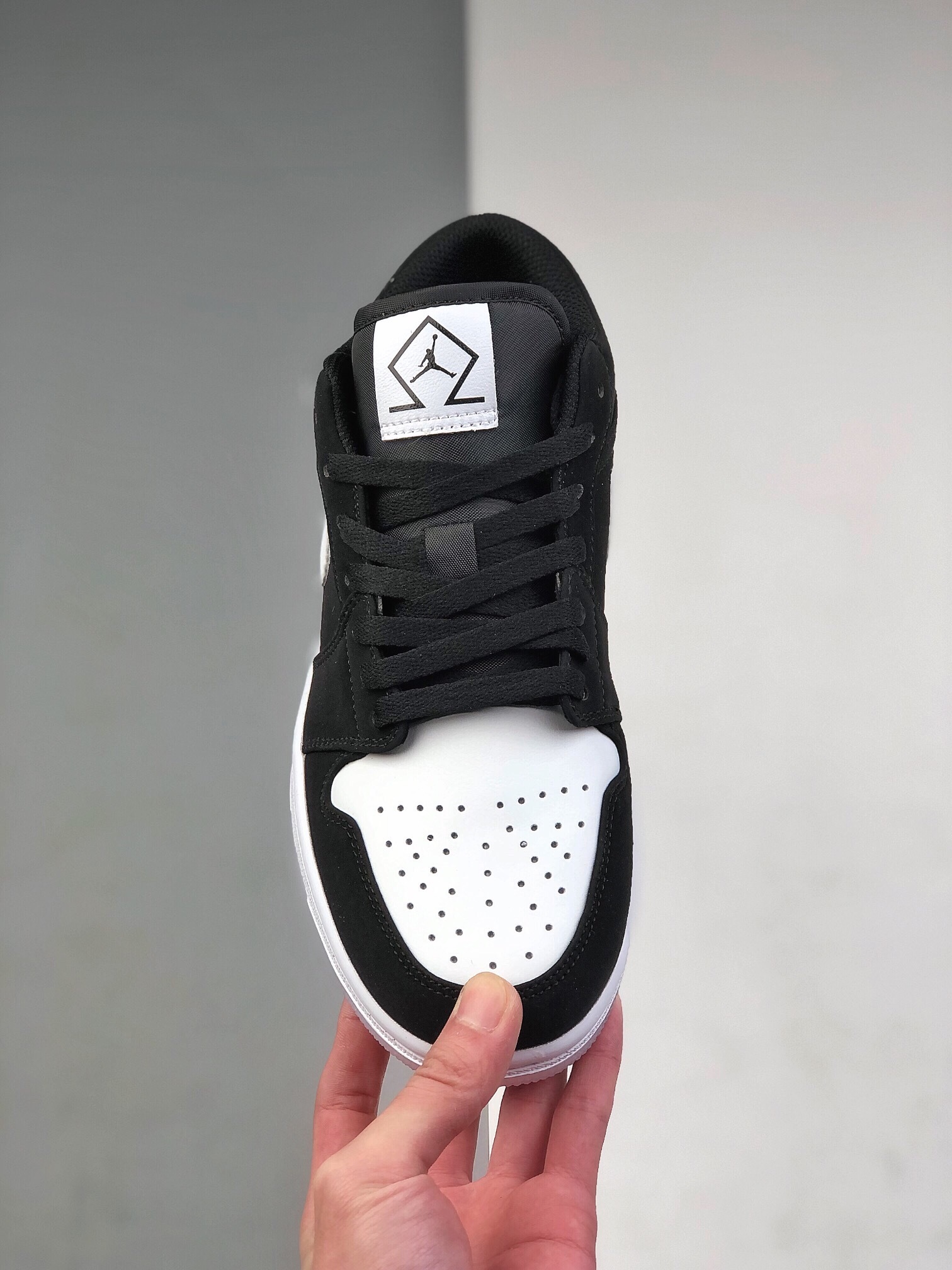 130 AJ1 Low 36-46 half (16)