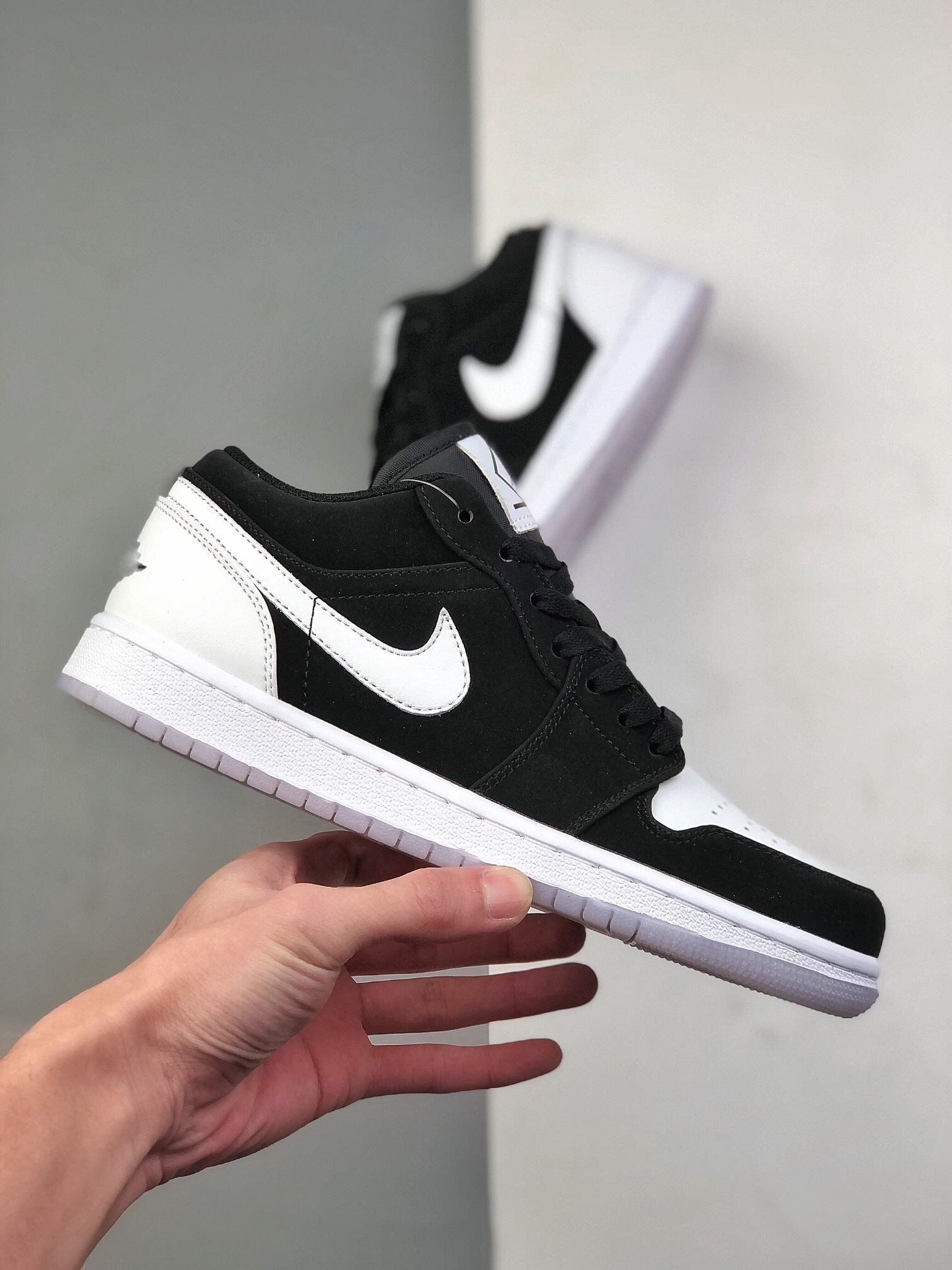 130 AJ1 Low 36-46 half (17)