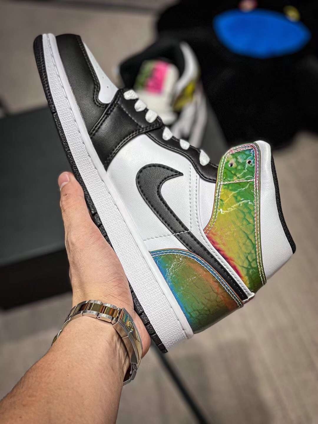 220 AJ1 Mid 36-45 (1)