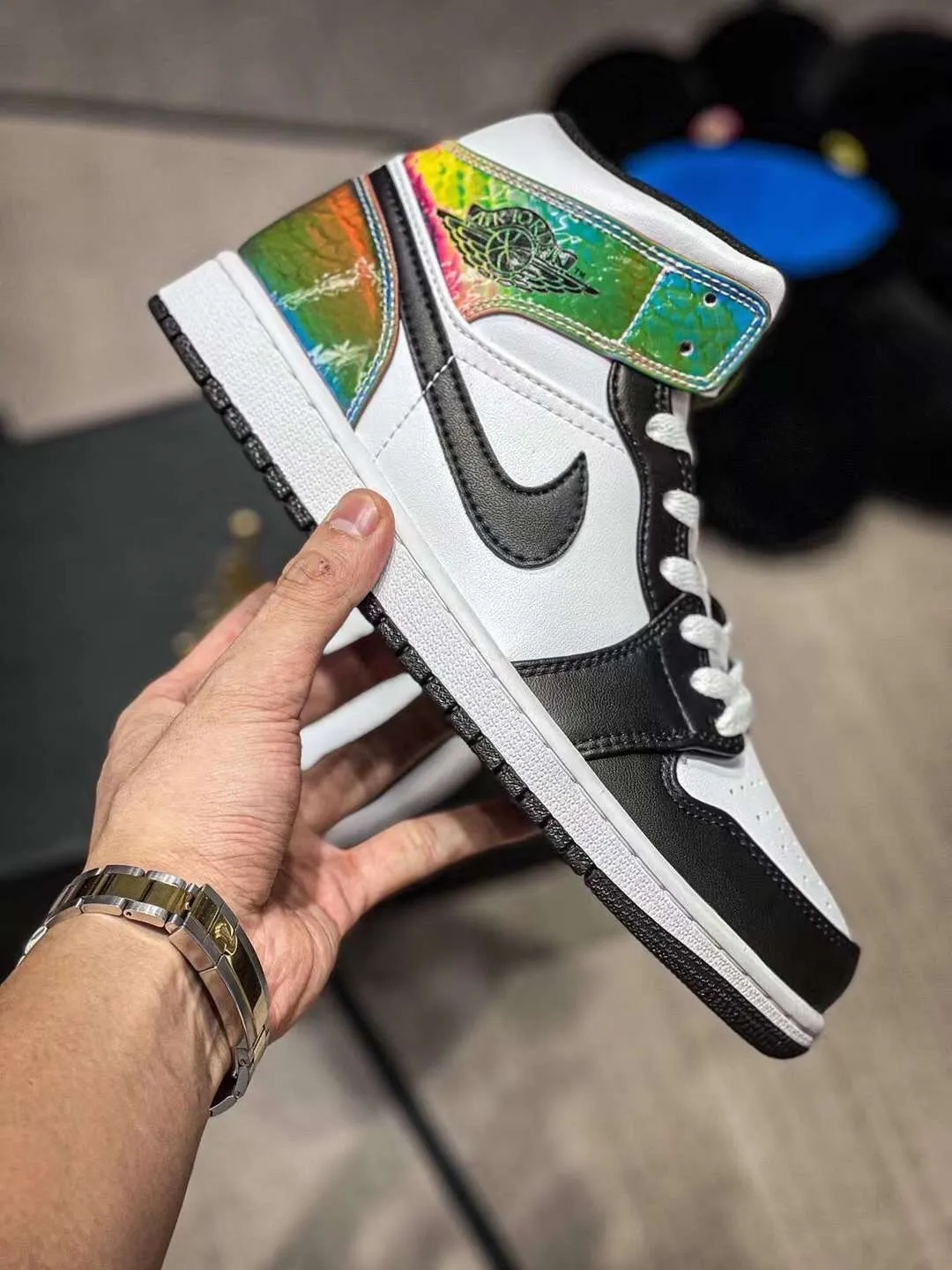 220 AJ1 Mid 36-45 (5)