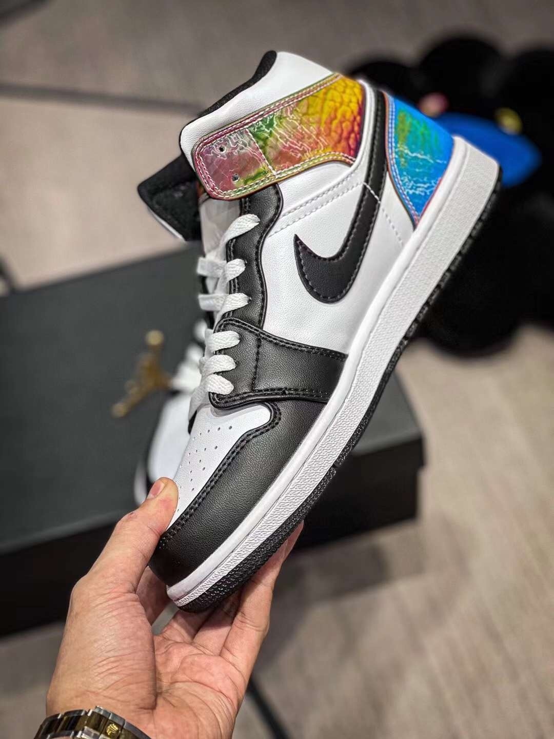 220 AJ1 Mid 36-45 (2)