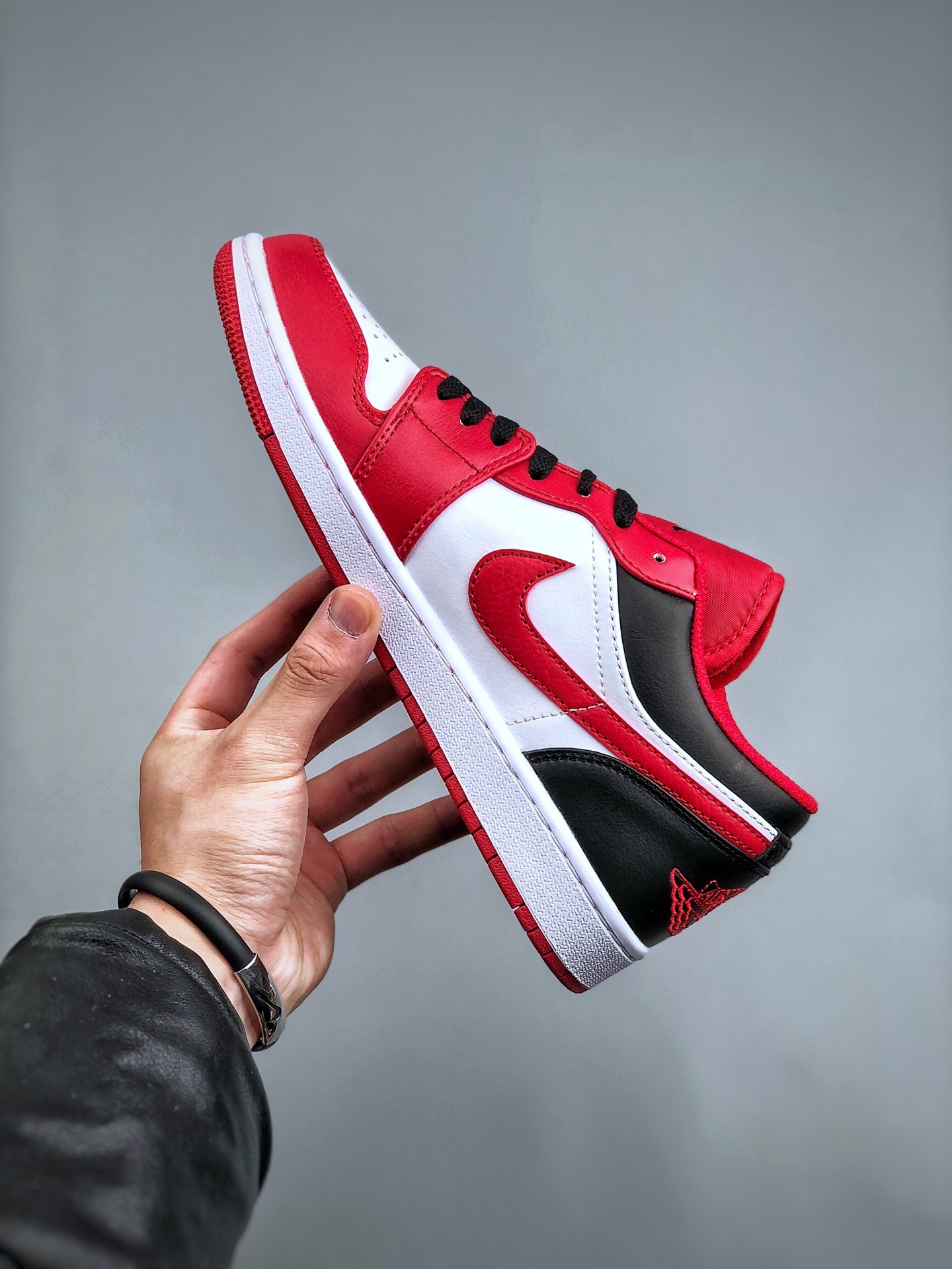 AJ1 High (75)