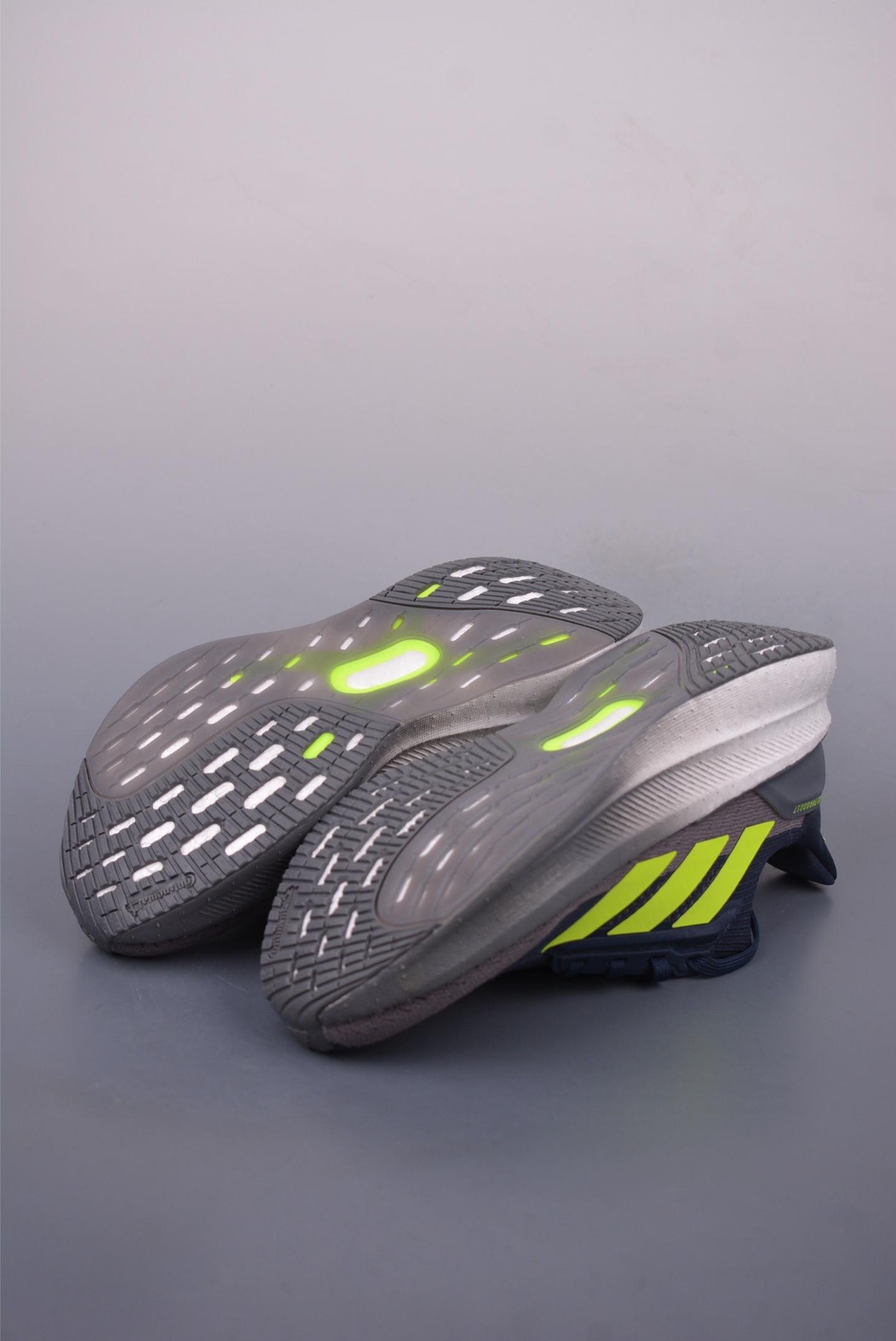 Ultraboost 5X 210 (3)
