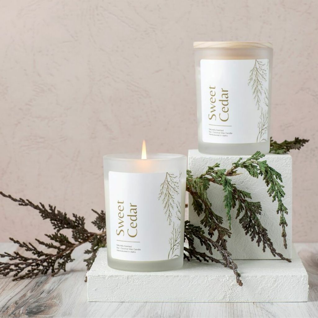 sweet_cedar_naturally_scented_candle-lifestyle_960x960.jpeg
