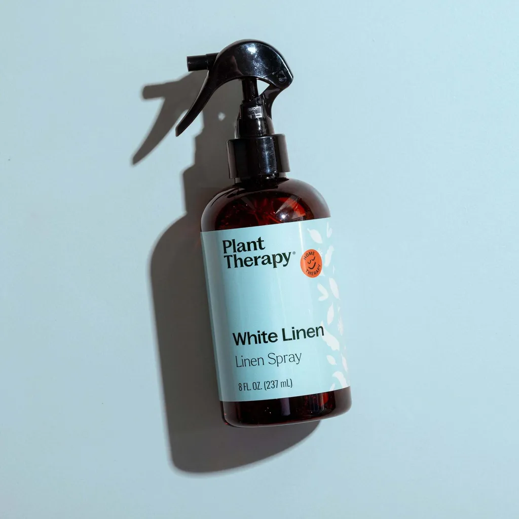 White_Linen_Linen_Spray-08_1946x
