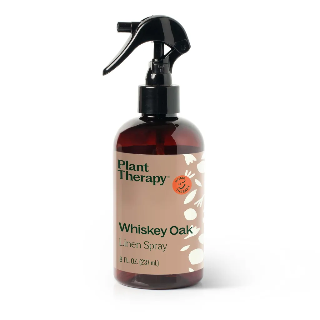 Whiskey_Oak_Linen_Spray-01
