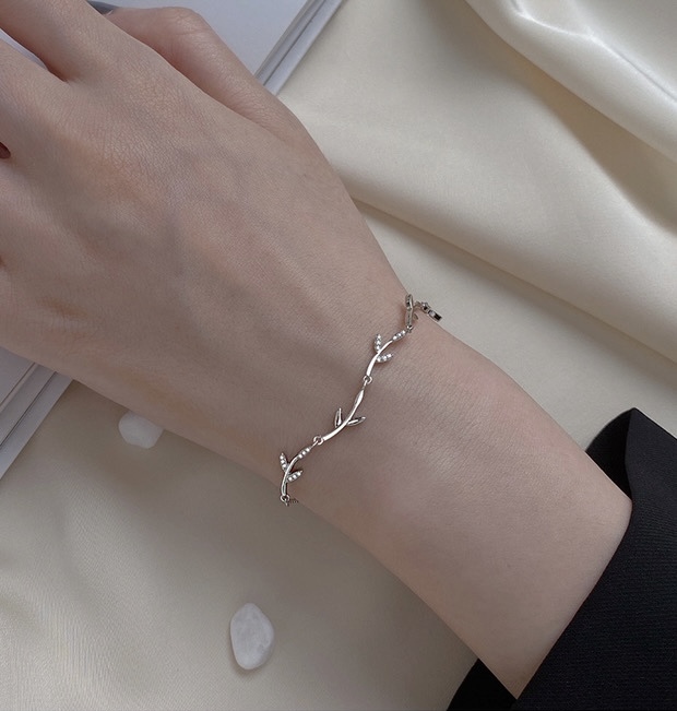 Amore Heart Bracelet in s925 with platinum plating | Rozy Jewellery