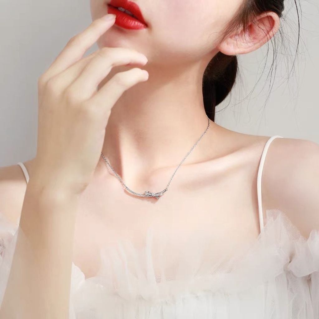 925 Sterling Silver Bow Necklace
