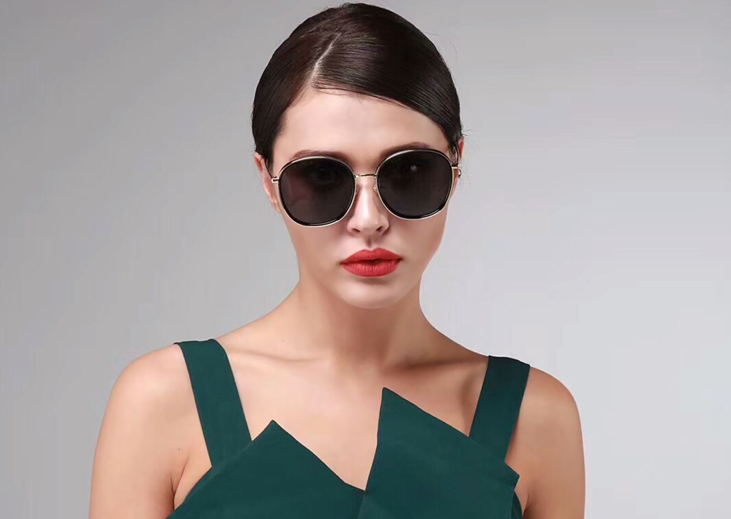 艾麗莎眼鏡｜Alisa Eyewear | Cosmopolitan woman