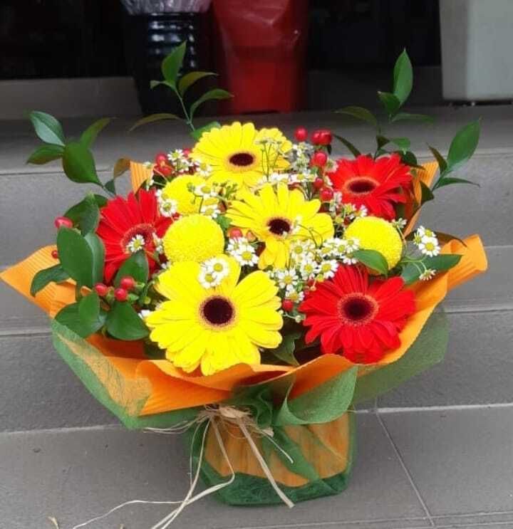 Table Bouquet 1: Cheer-up! Daisies