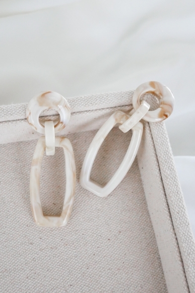 deena-resin-drop-earrings