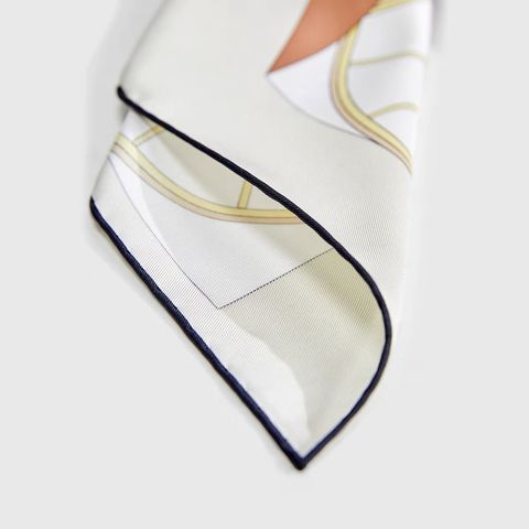 1A981837-6DD7-426E-8D44-131849E6D246