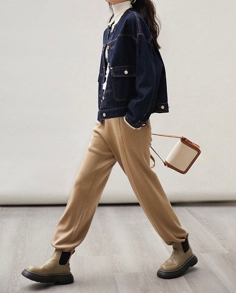 A538A605-6529-428A-BD5D-FFDFBD964CF0