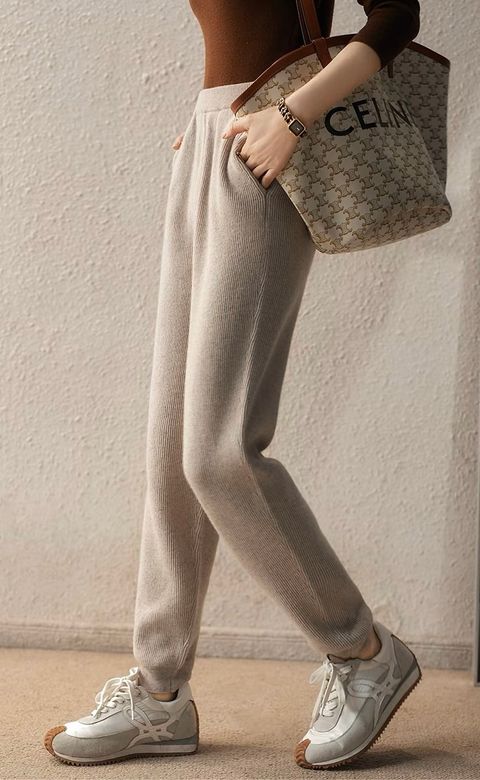 1811B958-3C0F-4FFF-9757-182E2EAA489F