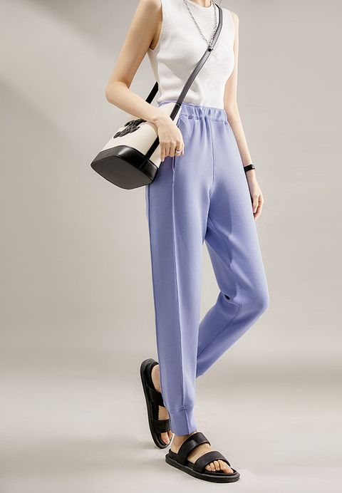 0242E5D2-7625-4104-9AAF-4BE24EDDA412