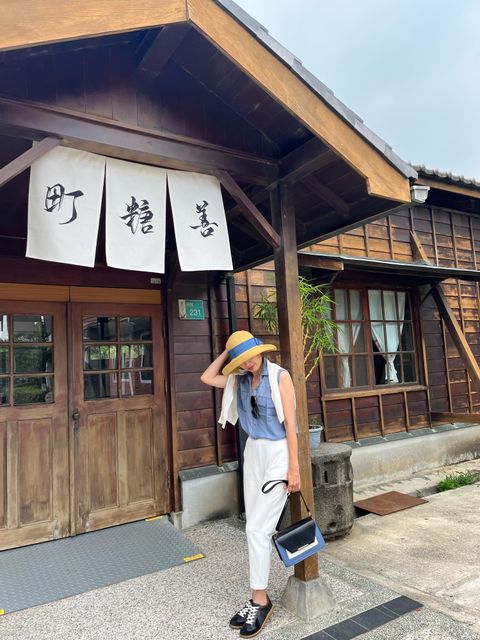 D3924C84-B6F6-4B31-8F79-A50CA077B85B