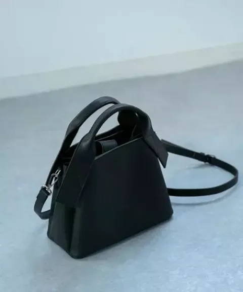 CA0DA925-7553-4BDC-99C4-25CAF1FC97B5