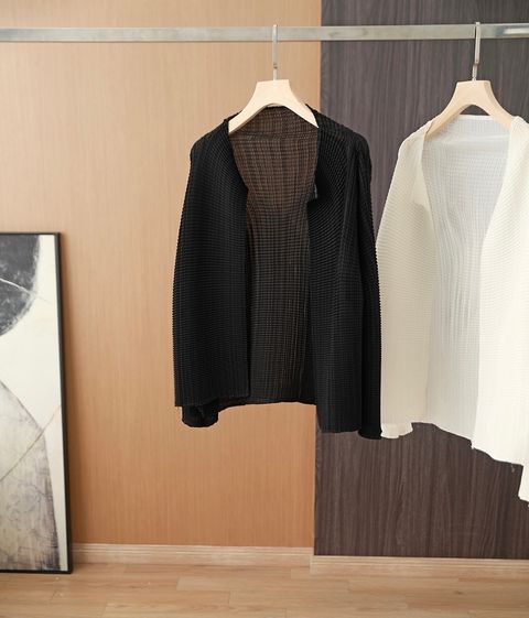 5D048B46-B094-4918-887D-6612E4DD5B6D