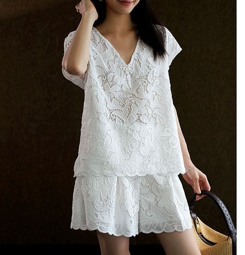 D0F312FC-98FB-471E-B694-B896A430059D