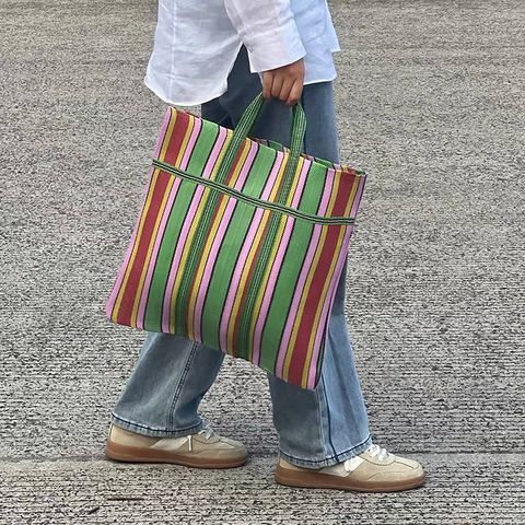 083BCB66-D5FF-4F3E-8AA0-0181E2AFE6EC