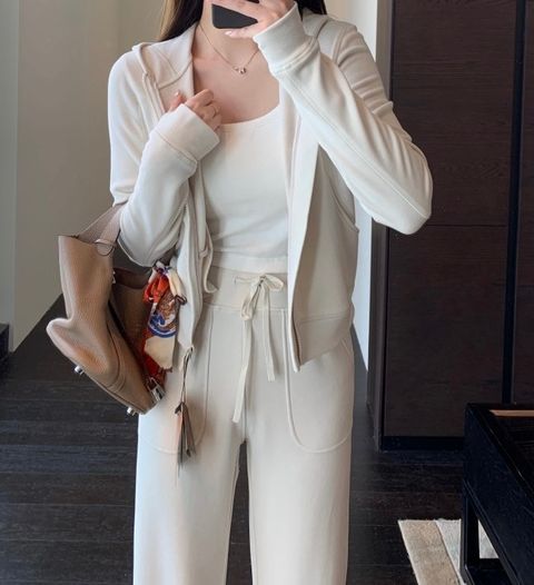 4FA13F82-84D3-47A2-B974-3F87C69769D3