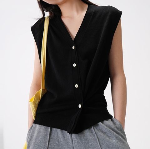 AEB68748-7469-4F08-87FC-ED2666673AED