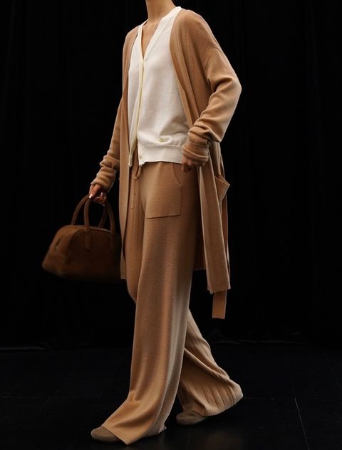 EB6621B4-3322-49D6-A471-68883124CD7C