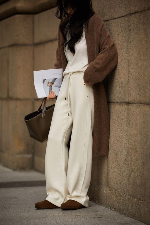 17FDC7C3-3EA8-4234-9A9B-52272F00A149