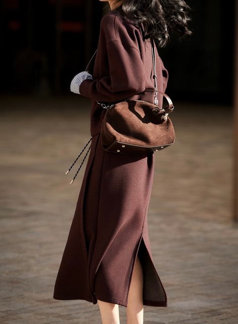 4D349C5B-3358-4D9E-A573-59B18F7DBA98