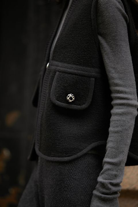 D8184497-4DDF-4BF4-A5C2-427FFF7BB938