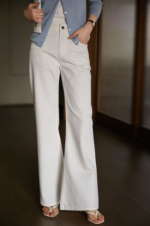 D738B8A2-AB9E-48F9-BBA9-6236B9C03647