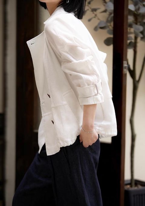 7E17E6D4-144F-4940-9244-826D8C138E55