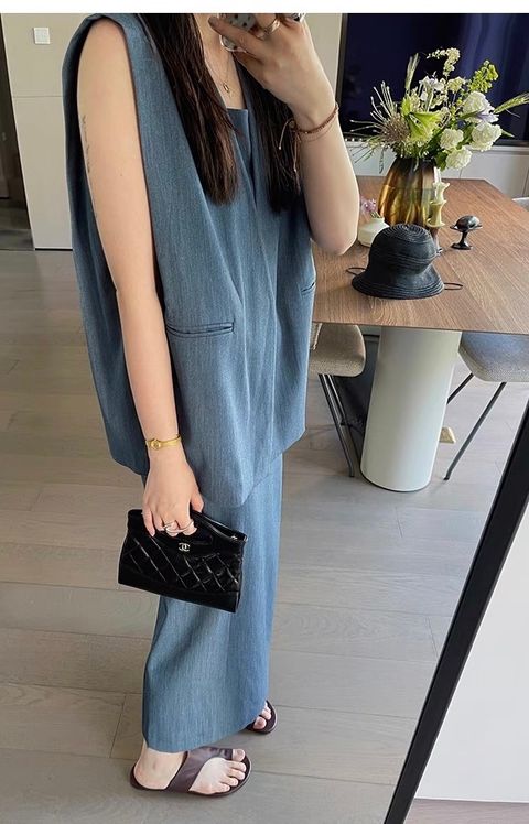 62F9897B-D8D4-4CAE-99B3-21AF74A38B60